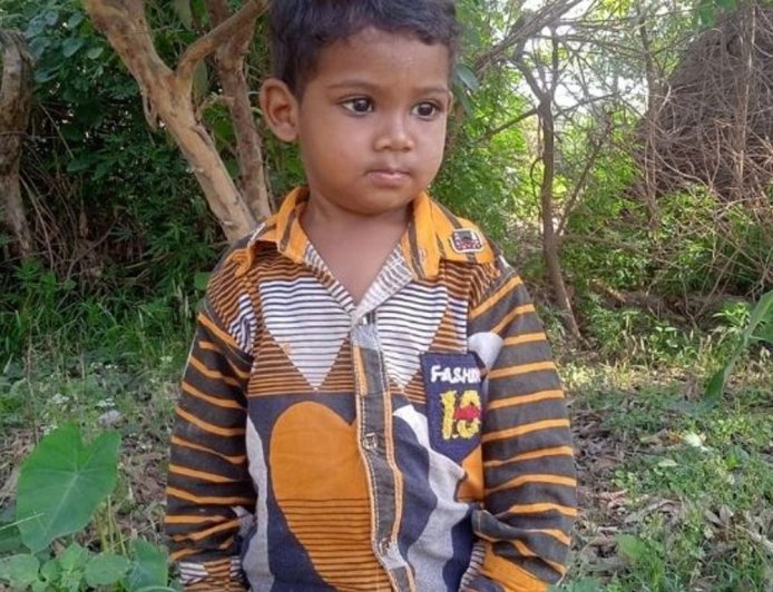 गुब्बारा फंसने से 5 साल के बच्चे की मौत:शाहजहांपुर में गुब्बारा फुलाते हुए फूटा, सांस की नली में फंसा