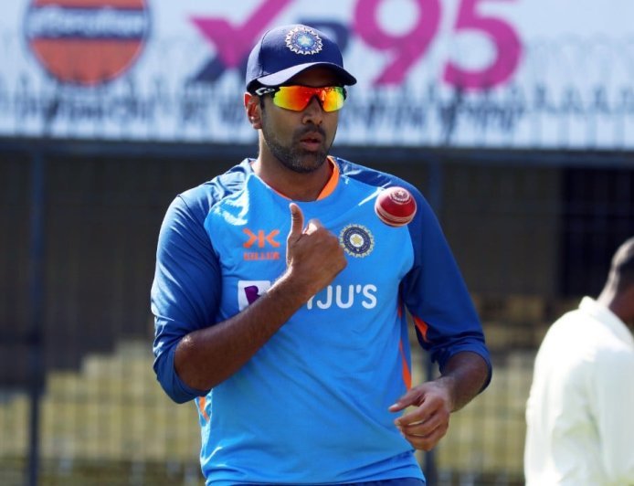 R Ashwin का MS Dhoni पर बड़ा बयान, 'स्पिनर्स के लिए उनसे बेहतर Keeper कोई नहीं'