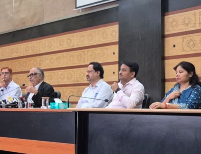 यूपी रेरा में अब नहीं चलेगी फर्जीवाड़े की चाल::AI पकड़ेगा नक्शे में छेड़छाड़, डायरेक्टर का असली नाम खुद निकलेगा