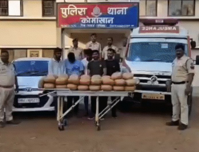 महासमुंद में 2 दिन में डेढ़ करोड़ का गांजा पकड़ाया:एबुंलेंस-पिकअप से तस्करी, ओडिशा से महाराष्ट्र ले जा रहे थे, 7 अरेस्ट