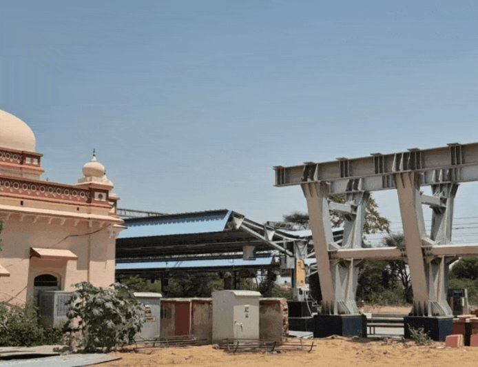 झुंझुनूं रेलवे स्टेशन:फुटओवर ब्रिज का ढांचा तैयार, लिफ्ट के लिए यात्रियों को करना होगा लंबा इंतजार