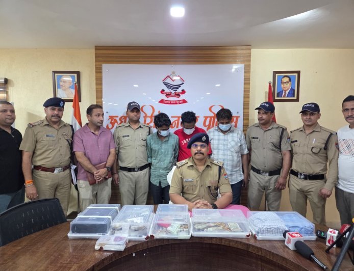 एसएसपी अजय गणपति का अपराधियों के विरुद्ध सख्त रुख — बंद घर में लाखों की चोरी का हुआ खुलासा, 03 अंतरजनपदीय शातिर चोर गिरफ्तार*