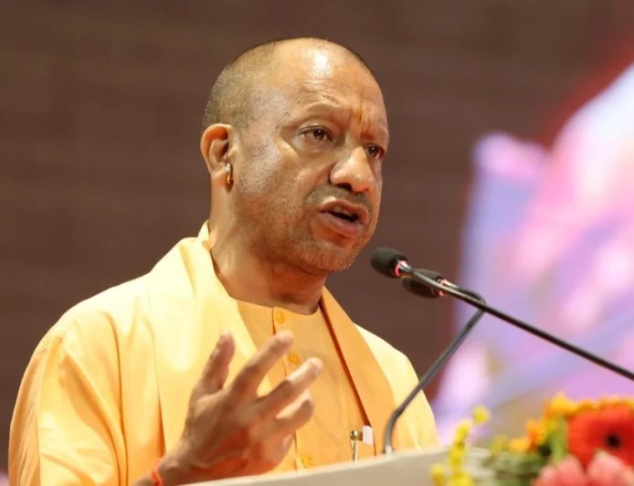 योगी सरकार का बड़ा कदम, तकनीकी छात्रों के लिए 2 इंडस्ट्रियल विजिट अनिवार्य, AI और प्लेसमेंट आधारित पढ़ाई पर फोकस