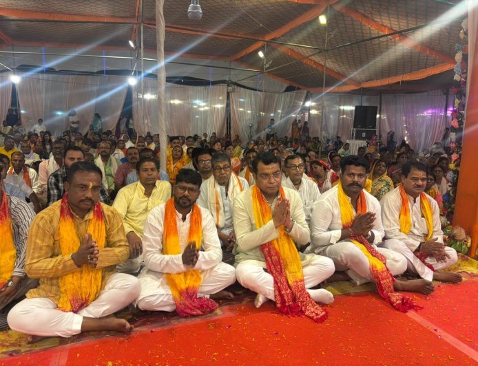 रविंनगर मे  आयोजित अखण्ड नाम सकीर्तन मे शामिल हुऐ विधायक शिव अरोरा*