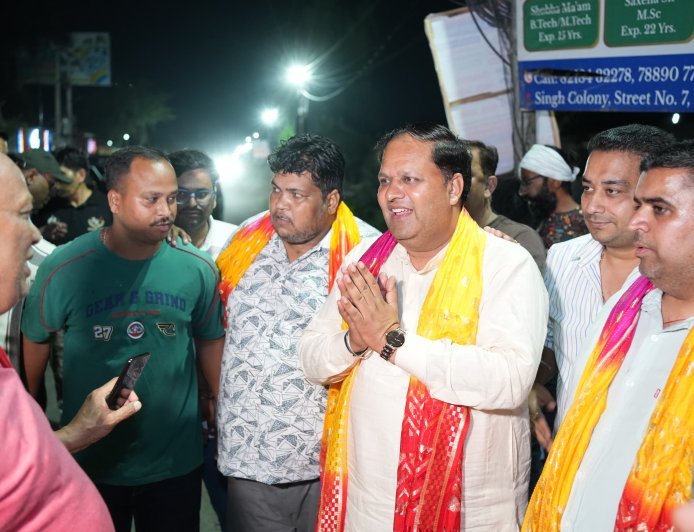 स्ट्रीट लाईटों से जगमगा उठा भूरारानी मार्ग
