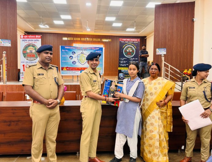 *एसपी क्राइम/ट्रैफिक ऊधमसिंहनगर जितेंद्र चौधरी के कुशल निर्देशन में युवाओं को जागरूक करने की अनूठी पहल*