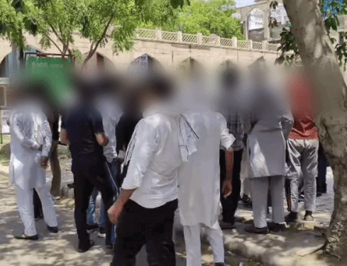 गैंगरेप के बाद युवती ने सुसाइड किया:नूंह में गांव के ही युवक घर में घुसे, अश्लील फोटो-वीडियो रिकॉर्ड कर ब्लैकमेल किया