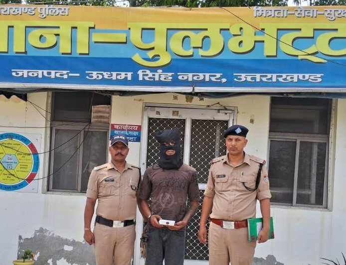 पुलभट्टा पुलिस ने घर में हुई लाखों की चोरी का किया खुलासा