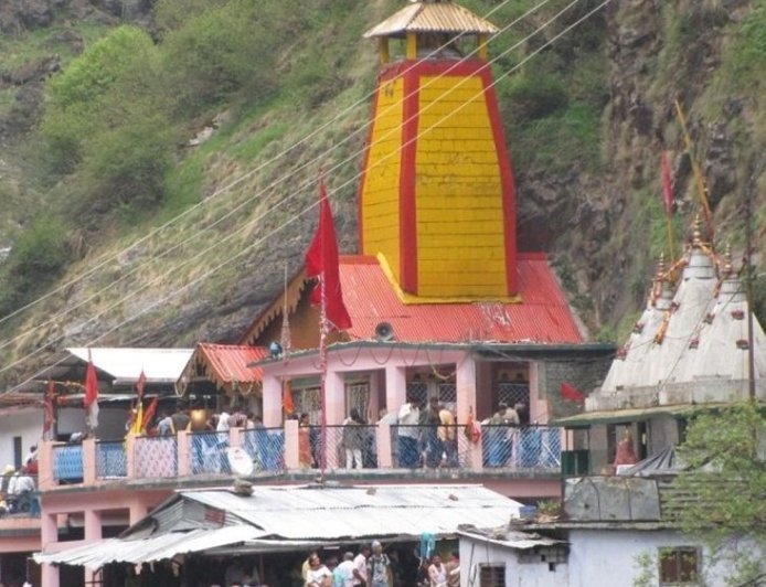 यमुनोत्री में 2 और श्रद्धालुओं की हार्ट अटैक से मौत:सीजन में मृतकों का आंकड़ा 19 पहुंचा; महाराष्ट्र और गुजरात के यात्री शामिल