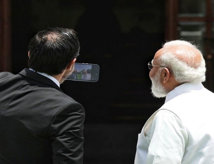 मोदी के भारत लौटते ही अचानक कौन मिलने आया? बड़ा खेल शुरू!