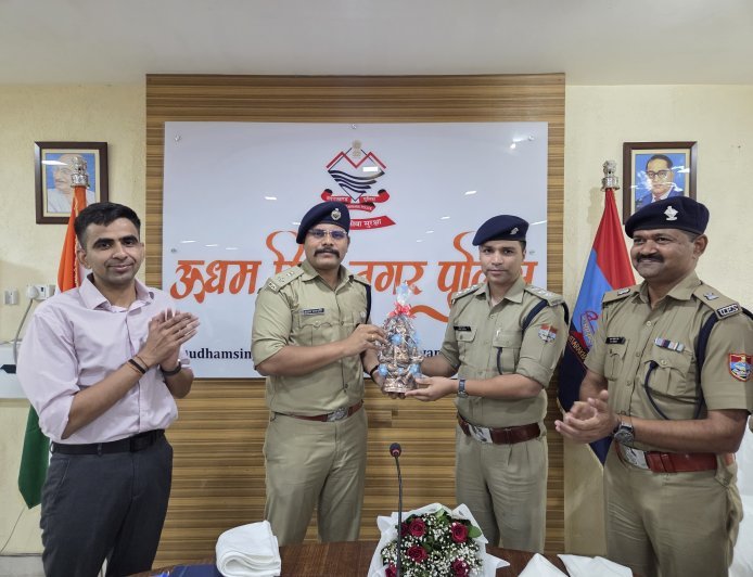 पुलिस उपाधीक्षक श्री विमल रावत जी के स्थानांतरण पर ऊधम सिंह नगर पुलिस परिवार ने दी भावभीनी विदाई*