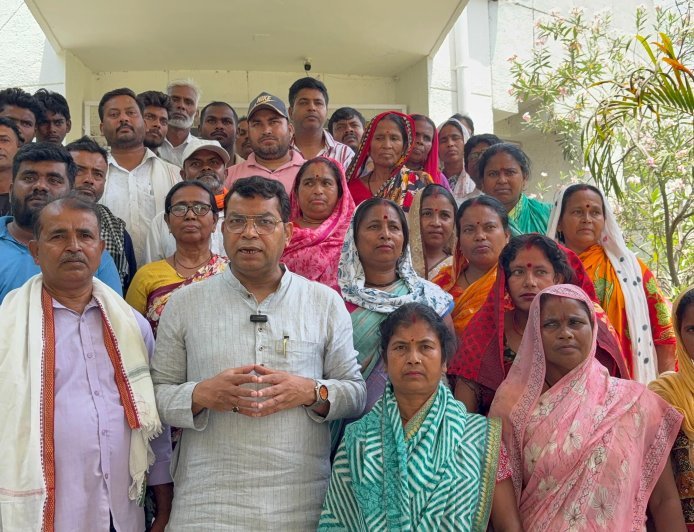 *विधायक शिव अरोरा ने अतिनिर्धन गरीब परिवारों को मिलने वाली विकलांग, वृद्धावस्था, विधवा पेंशन  विगत तीन माह से ना मिलने के विषय को लेकर जिला अधिकारी से की मुलाक़ात! जिला अधिकारी ने अगले 48 घंटे मे समाज कल्याण विभाग को पेंशन खाते मे हस्तांतरित