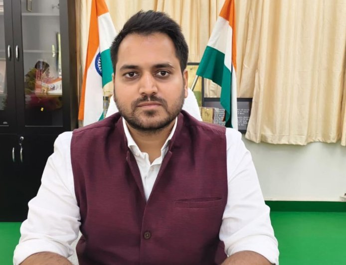 सोनभद्र में मौसम का अलर्ट:29-30 मई को तेज आंधी और बिजली गिरने की संभावना, DM ने लोगों से घरों में रहने की अपील