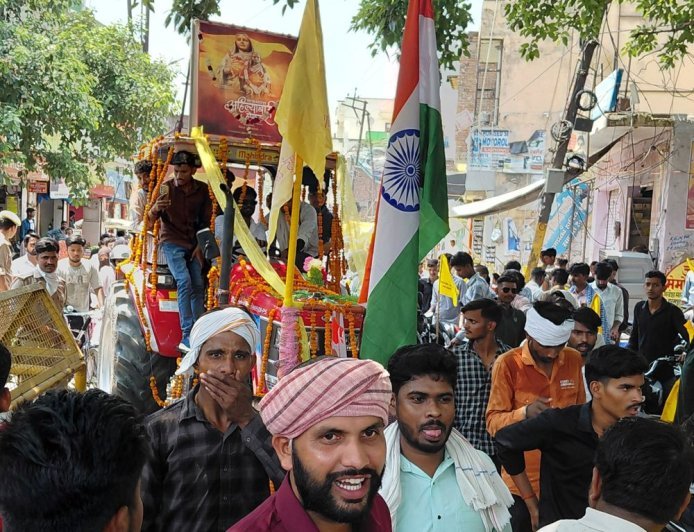 फर्रुखाबाद में अहिल्याबाई होल्कर जयंती पर शोभायात्रा निकाली गई:भारत के इतिहास की सम्मानित और दूरदर्शी महिला शासकों में से एक