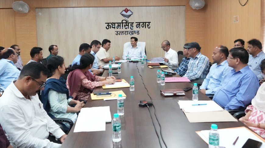 सीएम हेल्पलाइन 1905 पर लंबित शिकायतों के त्वरित निस्तारण के लिए विशेष अभियान चलाया जाए - मुख्यमंत्री*