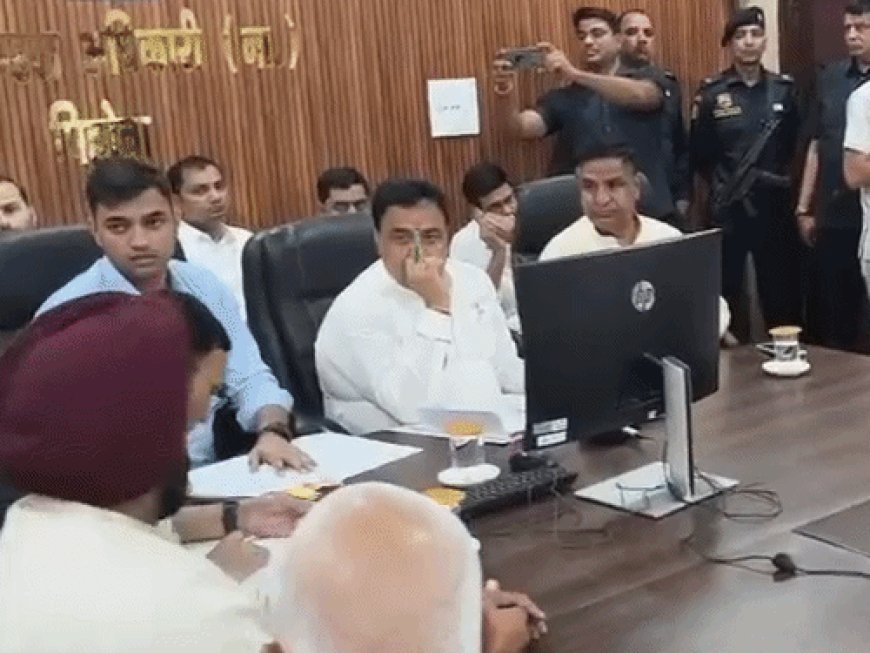 कुरुक्षेत्र में डिप्टी स्पीकर की अधिकारियों के साथ समीक्षा बैठक:नाली-सीवरेज सफाई के निर्देश; मिड्ढा बोले- काम में लापरवाही हुई तो कार्रवाई होगी