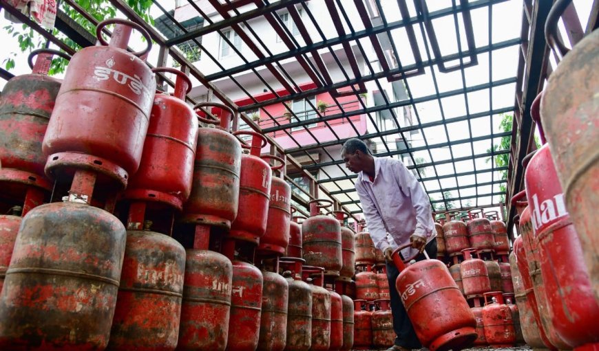 Delhi में Commercial LPG Cylinder हुआ ₹1000 महंगा, रेस्टोरेंट इंडस्ट्री पर महंगाई की सबसे बड़ी मार