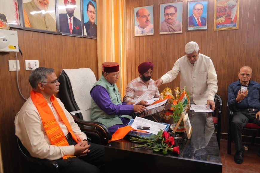मंन्त्री खजानदास ने दिया वरिष्ठ नागरिक संगठन को समस्याओ के समाधान का आश्वासन