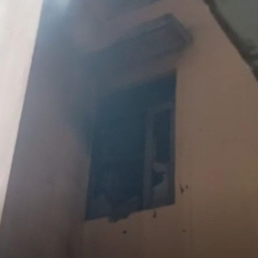 फरीदाबाद में अपार्टमेंट के फ्लैट में लगी आग:परिवार के सदस्य बाहर गए, पड़ोसियों ने दी फायर ब्रिगेड को सूचना, शॉर्ट सर्किट की आशंका