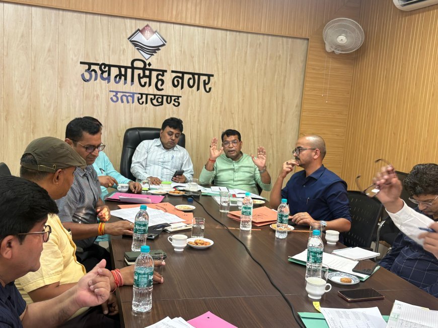कलेक्ट्रेट  सभागार में हुई मुख्यमंत्री घोषणा की समीक्षा बैठक,विधायक शिव अरोरा ने त्रिशूल चौक - अटरिया मोड़ तक चौड़ीकरण कार्य की धीमी गति पर जताई सख्त नाराजगी, समय अवधि मे कार्य पुरा करने के दिये निर्देश*