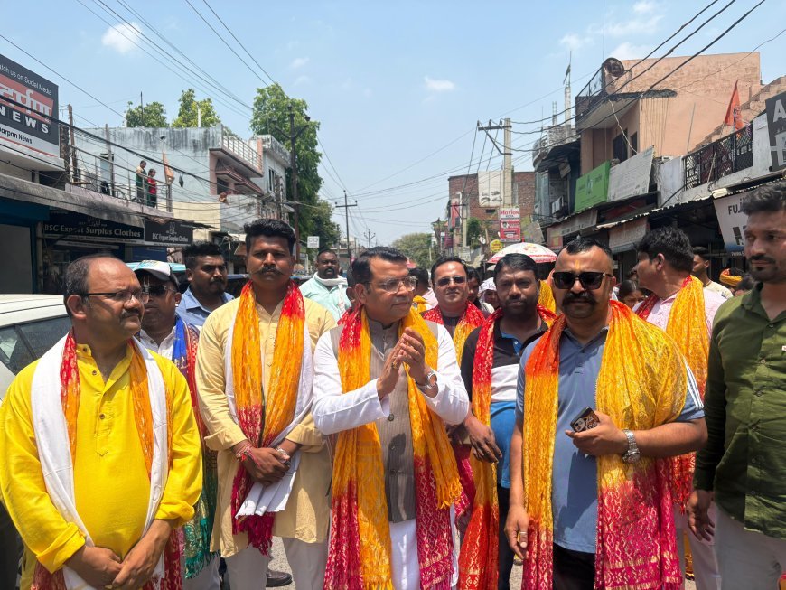 रविंद्र नगर मे कल से शुरू होने वाले अखण्ड नाम सकीर्तन पूर्व आयोजित हुई कलश यात्रा मे शामिल हुऐ विधायक शिव अरोरा*