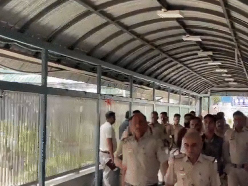 दिल्ली- लाल किला ब्लास्ट मामले में 7500 पेज की चार्जशीट:10 आरोपियों पर आतंकी नेटवर्क चलाने का आरोप, 8 आतंकियों में 5 डॉक्टर