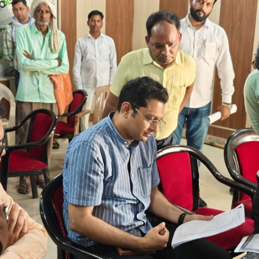 मुफ्तीगंज बीडीओ, एडीओ आईएसबी के निलंबन का निर्देश:जिलाधिकारी ने निरीक्षण में लापरवाही मिलने पर लिया एक्शन