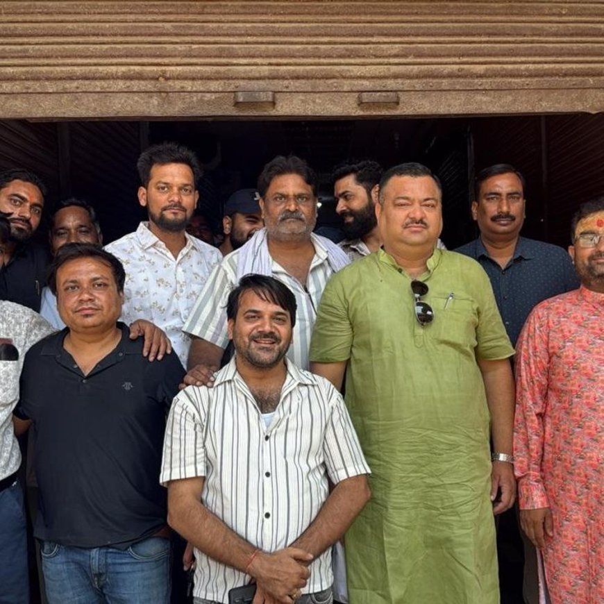 ऑनलाइन दवा बिक्री के विरोध में केमिस्टों की हड़ताल:हाथरस में दिखा मिला-जुला असर, कुछ दुकानें खुलीं