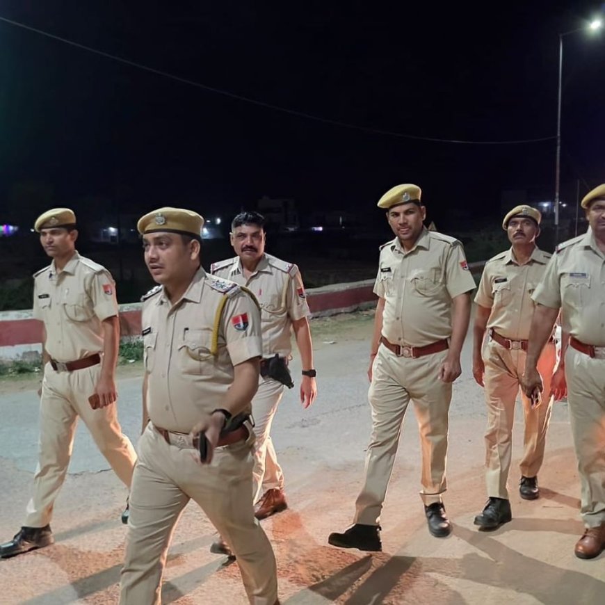 धौलपुर में पुलिस का पैदल गश्त अभियान:लोगों में सुरक्षा का विश्वास और बदमाशों में भय पैदा करना है उद्देश्य