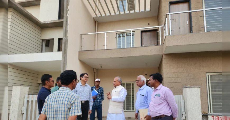निर्माण कार्यों में गुणवत्ता व मजदूरों की सुरक्षा का विशेष ध्यान रखा जाये: ओम जैन