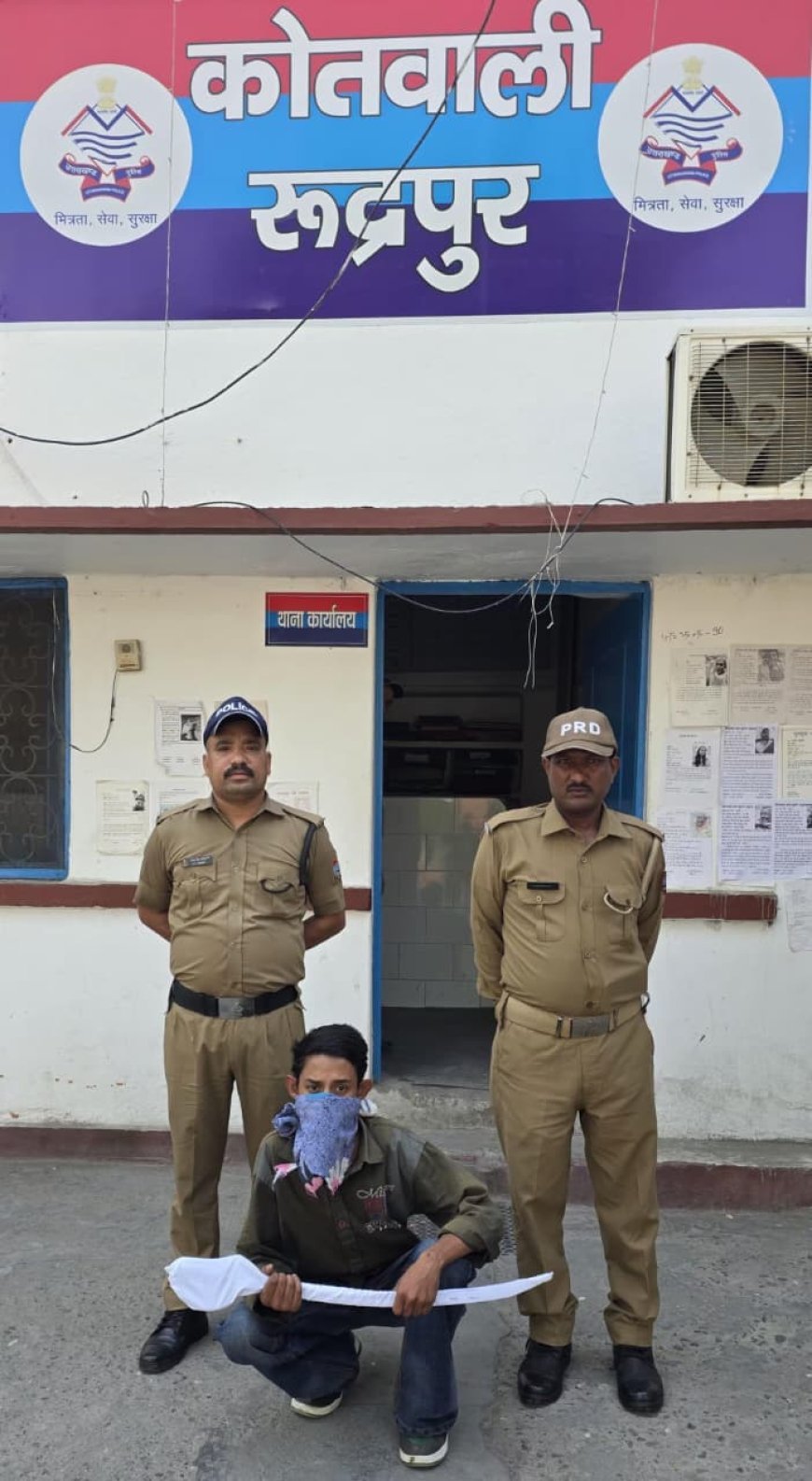 मोहल्ले में तलवार लहराकर दहशत फैलाने वाला ‘खरगोश’ गिरफ्तार*