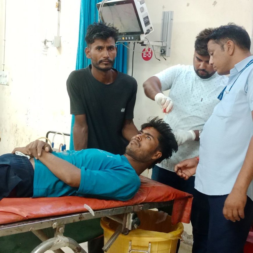 चूरू में बाइक पर गिरा सांड:3 युवक थे सवार, एक पर किया हमला, हालत गंभीर