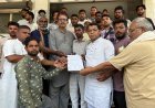 बिगवाड़ा मंडी मे  छोटे फल- सब्जी थोक विक्रेता को हटाये जाने के विषय मे विधायक शिव अरोरा से मिले पीड़ित व्यापारी सौपा ज्ञापन*