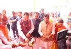 खेत बचाओ अभियान कार्यक्रम मे पुष्पवर्षा कर केन्द्रीय कृषि मंत्री एवं मुख्यमंत्री का किया भव्य स्वागत।*