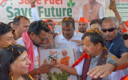 भारतीय जनता पार्टी के राष्ट्रीय अध्यक्ष नितिन नवीन के देहरादून आगमन पर कैंट विधानसभा क्षेत्र में भाजपा महानगर अध्यक्ष सिद्धार्थ उमेश अग्रवाल के नेतृत्व में “सेव फ्यूल, सेव नेशन” अभियान का भव्य शुभारंभ