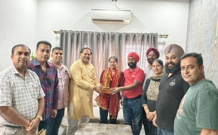 महापौर ने पीसीएस टॉपर जसमीत कौर को किया सम्मानित
