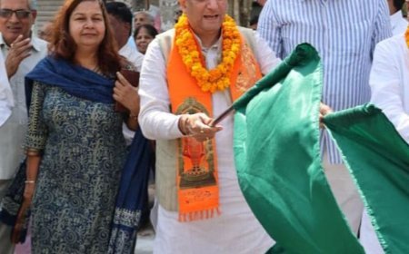 दिल्ली के रोहिणी में सफाई होगी और तेज:35 नए हाईटेक वाहन शामिल किए, कूड़ा मैनेजमेंट होगा सुपरफास्ट; मेयर ने दिखाई हरी झंडी