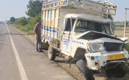 शादी से लौट रही पिकअप ट्रक से टकराई:कानपुर-प्रयागराज हाईवे पर हादसा, 10-12 लोग सुरक्षित बचे