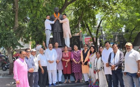 बलिदान दिवस पर डॉ. श्यामा प्रसाद मुखर्जी को किया नमन