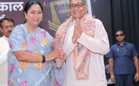 दिल्ली भाजपा ने सम्मानित किए 115 लोकतंत्र सेनानी:रेखा गुप्ता बोलीं- इतिहास दोहराने नहीं देगा देश, युवाओं को बताना होगा आपातकाल का महत्व