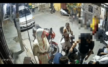 बेटी से छेड़खानी करने पर पिता ने तमंचा लगाया, VIDEO:कानपुर में नाबालिग के पिता से बोला- अगली बार किया तो खोपड़ी में छेद कर दूंगा...