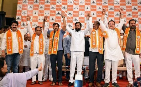 कानून का चकमा देने का अनैतिक खेल है दल बदल