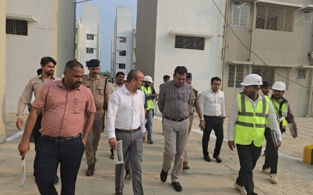 बागवाला में प्रधानमंत्री आवास योजना में बने 1872 आवासों का मुख्य सचिव ने किया निरीक्षण।*