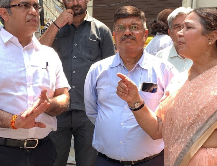 दिल्ली होटल अग्निकांड के बाद एमसीडी सख्त:चलेगा विशेष फायर सेफ्टी जांच अभियान, स्टैंडिंग कमेटी चेयरपर्सन सत्य शर्मा ने कमिश्नर को लिखा पत्र