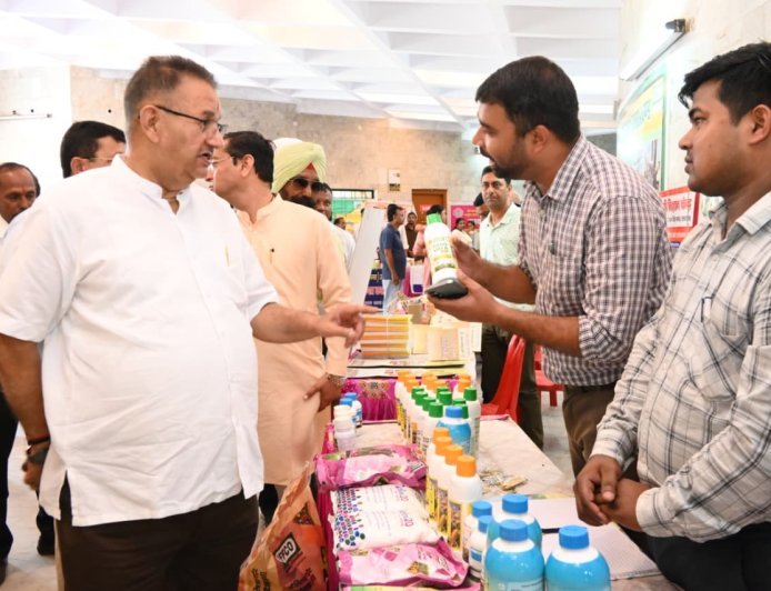 *काशीपुर में खेत बचाओ अभियान कार्यक्रम में कृषि मंत्री गणेश जोशी ने किसानों से वैज्ञानिक एवं प्राकृतिक खेती अपनाने का किया आह्वान