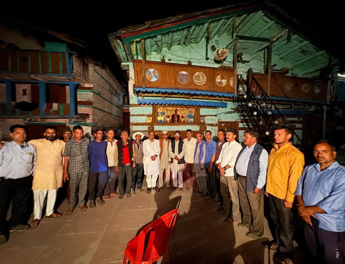यमुनोत्री क्षेत्र के विभिन्न गाँवों का भ्रमण कर चौहान ने सुनी जन समस्याएं
