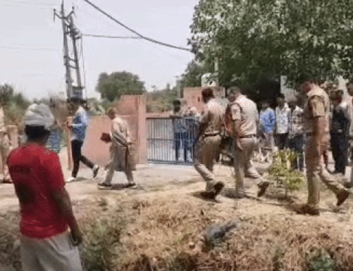मुख्य आरोपी की तलाश में जुटी रोहतक पुलिस:युवक का गर्दन कटा शव मिलने का मामला; 5 साल पुरानी रंजिश