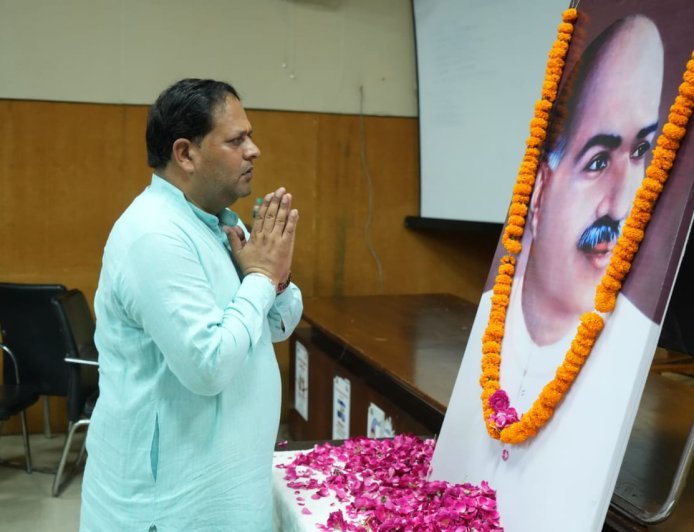 राष्ट्र की एकता और अखंडता के लिए डॉ. मुखर्जी का योगदान सदैव स्मरणीय रहेगाः महापौर