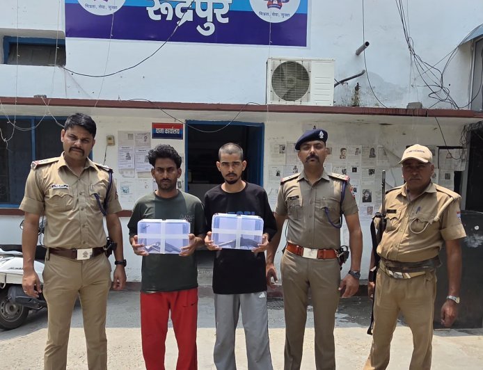अपराधियों के विरुद्ध एसएसपी अजय गणपति का सख्त रुख— ऑपरेशन प्रहार के तहत बॉर्डर चेकिंग में 02 शातिर बदमाश अवैध असलाह के साथ गिरफ्तार*