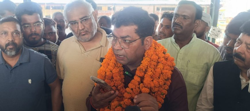बिगवाड़ा मंडी मे विधायक शिव अरोरा के हस्तक्षेप  के बाद 150 फल- सब्जी थोक विक्रेता व्यापारी की बची रोज रोटी*
